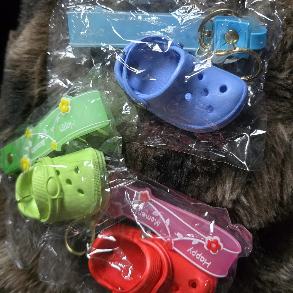 Mini CROC Keychains - NEW - Picture 2 of 2